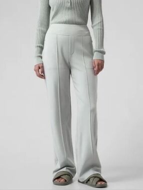 Athleta Women's Light Pale Green Grey Eastbound Wide Leg Pull On Pants Size 4